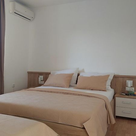 Royal Apartments نيوم المظهر الخارجي الصورة